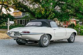 Jaguar E-Type photo