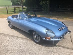 Jaguar E-Type photo