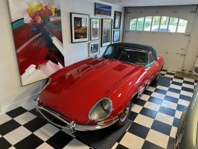 Jaguar E-Type photo