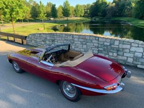 Jaguar E-Type photo