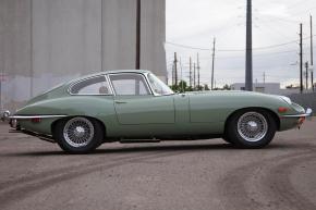 Jaguar E-Type photo