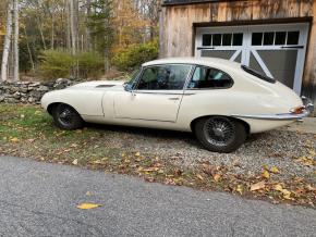 Jaguar E-Type photo