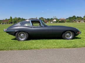 Jaguar E-Type photo