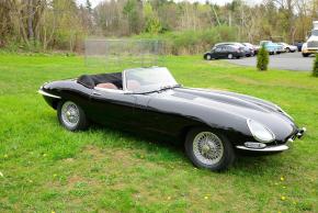 Jaguar E-Type photo