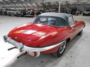 Jaguar E-Type photo