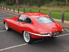 Jaguar E-Type photo