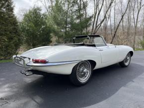 Jaguar E-Type photo