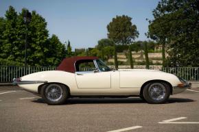 Jaguar E-Type photo