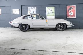 Jaguar E-Type photo