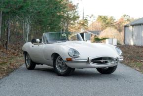 Jaguar E-Type photo