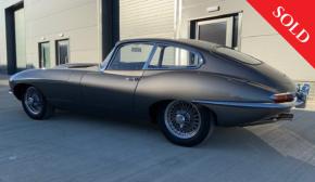 Jaguar E-Type photo