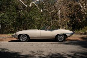 Jaguar E-Type photo