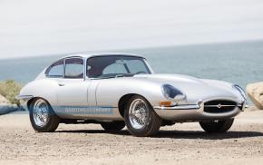 Jaguar E-Type photo