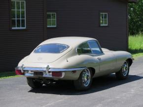 Jaguar E-Type photo