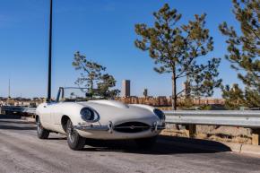 Jaguar E-Type photo