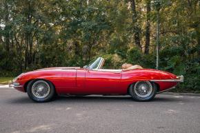 Jaguar E-Type photo