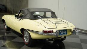 Jaguar E-Type photo