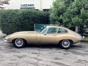 Jaguar E-Type photo