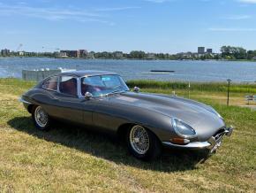 Jaguar E-Type photo