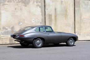 Jaguar E-Type photo