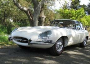 Jaguar E-Type photo