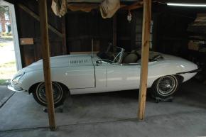 Jaguar E-Type photo