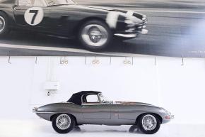 Jaguar E-Type photo