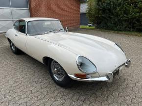 Jaguar E-Type photo