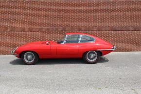 Jaguar E-Type photo