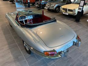 Jaguar E-Type photo