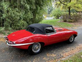 Jaguar E-Type photo