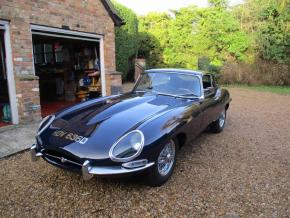 Jaguar E-Type photo