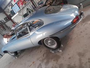 Jaguar E-Type photo