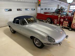 Jaguar E-Type photo