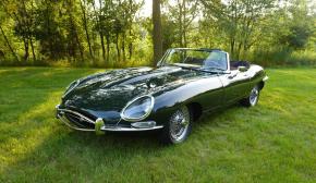 Jaguar E-Type photo