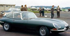 Jaguar E-Type photo