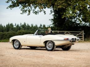 Jaguar E-Type photo