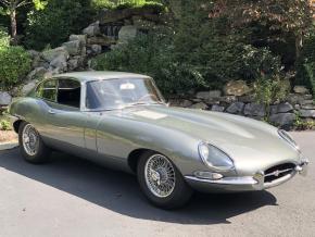 Jaguar E-Type photo