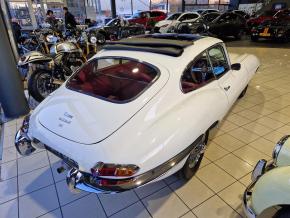 Jaguar E-Type photo