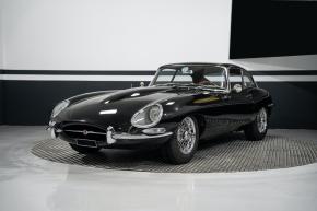 Jaguar E-Type photo