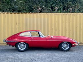 Jaguar E-Type photo