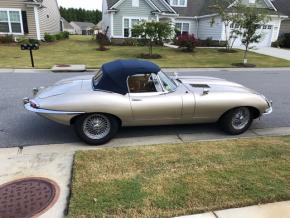 Jaguar E-Type photo