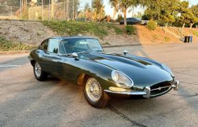 Jaguar E-Type photo