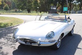 Jaguar E-Type photo