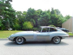 Jaguar E-Type photo