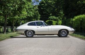 Jaguar E-Type photo