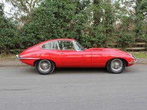 Jaguar E-Type photo