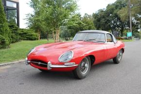 Jaguar E-Type photo