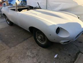 Jaguar E-Type photo