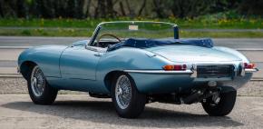 Jaguar E-Type photo